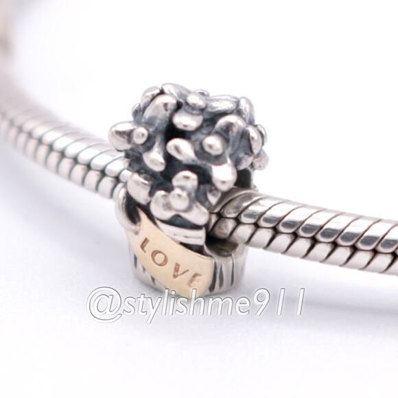 Authentic PANDORA Bouquet of Flowers Charm - 790441 - Picture 2 of 13